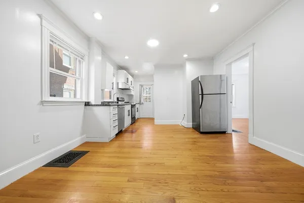 $2,500 | 7 Orchard Street, Unit 1, Newton, MA 02458