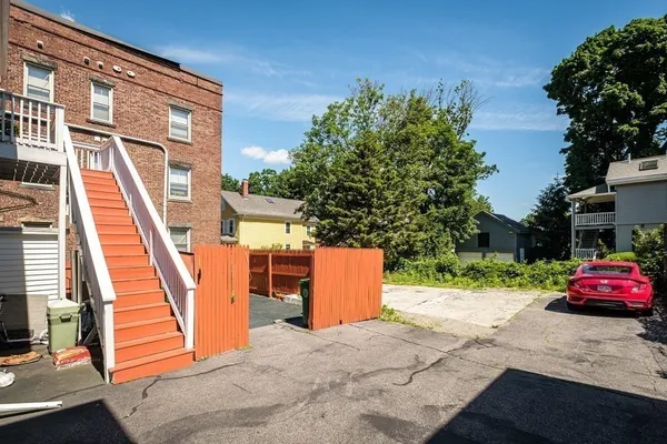 $2,550 | 7 Orchard Street, Unit 1, Newton, MA 02458