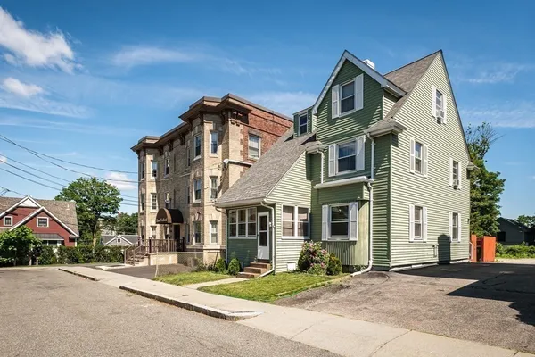 $2,550 | 7 Orchard Street, Unit 1, Newton, MA 02458