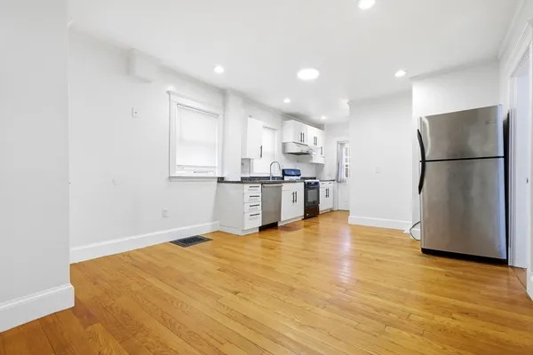 $2,500 | 7 Orchard Street, Unit 1, Newton, MA 02458