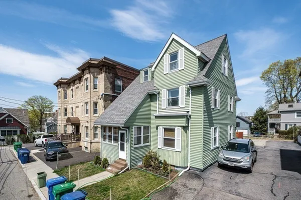 $2,500 | 7 Orchard Street, Unit 1, Newton, MA 02458