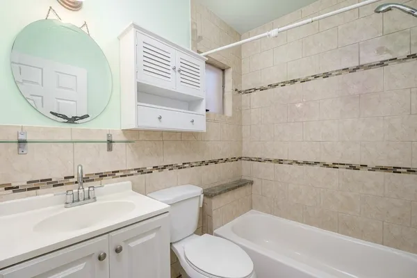 $2,500 | 7 Orchard Street, Unit 1, Newton, MA 02458