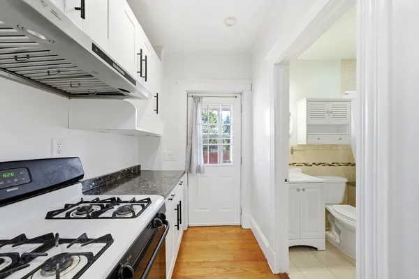 $2,500 | 7 Orchard Street, Unit 1, Newton, MA 02458