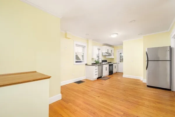 $2,550 | 7 Orchard Street, Unit 1, Newton, MA 02458