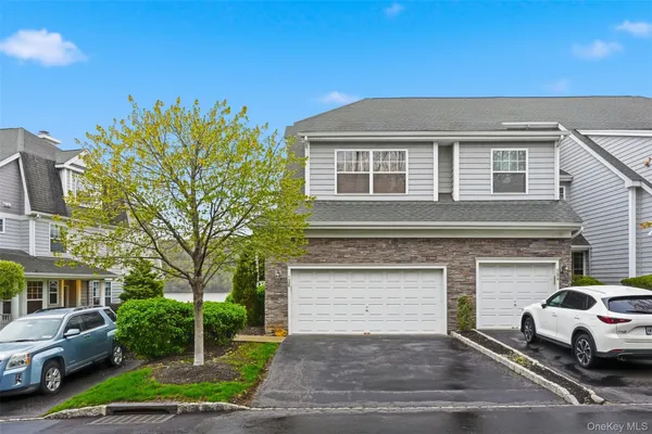 $899,000 | 136 Hudson Pointe Drive, Poughkeepsie, NY 12601