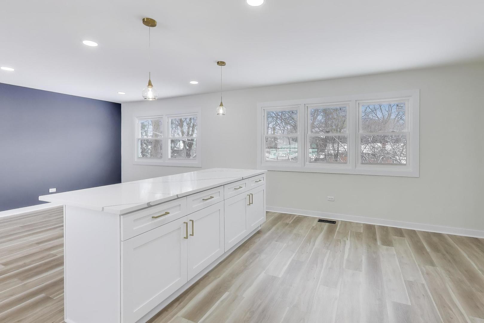 123 South Kainer Avenue Barrington, IL 60010 - Photo 11 of 47