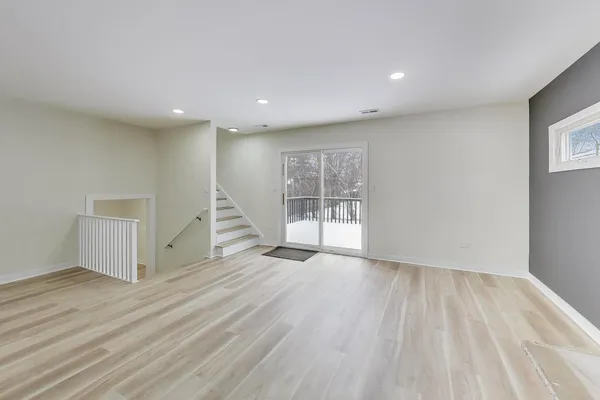 $690,000 | 123 South Kainer Avenue, Barrington, IL 60010