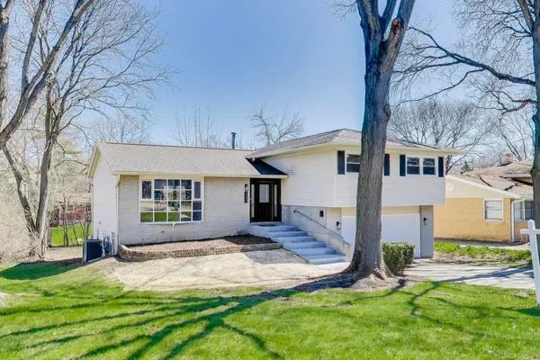 $690,000 | 123 South Kainer Avenue, Barrington, IL 60010
