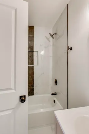 $690,000 | 123 South Kainer Avenue, Barrington, IL 60010