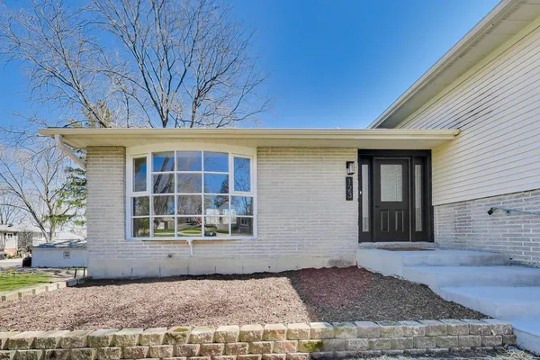 $690,000 | 123 South Kainer Avenue, Barrington, IL 60010