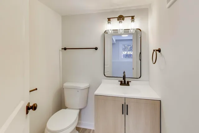 $730,000 | 123 South Kainer Avenue, Barrington, IL 60010