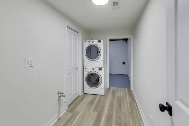 $730,000 | 123 South Kainer Avenue, Barrington, IL 60010