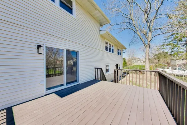 $690,000 | 123 South Kainer Avenue, Barrington, IL 60010
