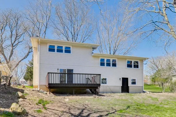 $690,000 | 123 South Kainer Avenue, Barrington, IL 60010