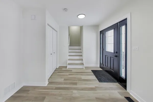 $690,000 | 123 South Kainer Avenue, Barrington, IL 60010