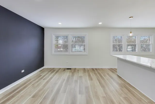 $730,000 | 123 South Kainer Avenue, Barrington, IL 60010