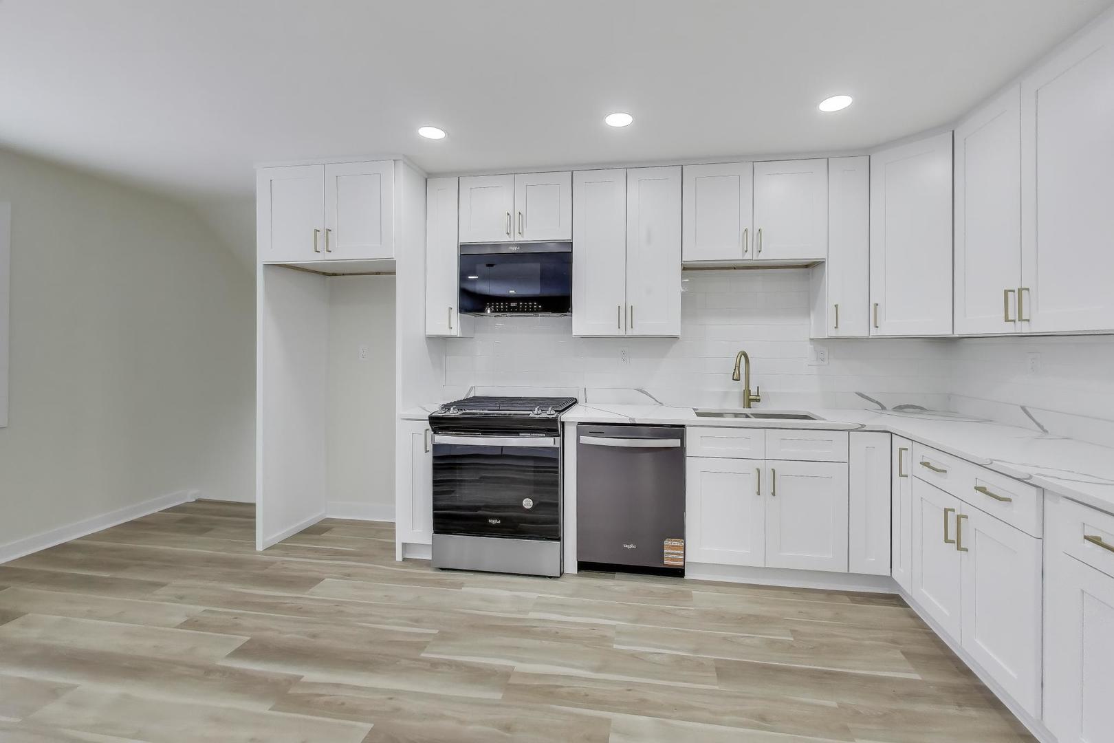 123 South Kainer Avenue Barrington, IL 60010 - Photo 10 of 47