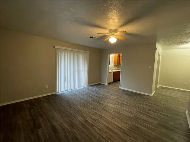 $865 | 3526 Midwest Drive, Unit C, Bryan, TX 77802