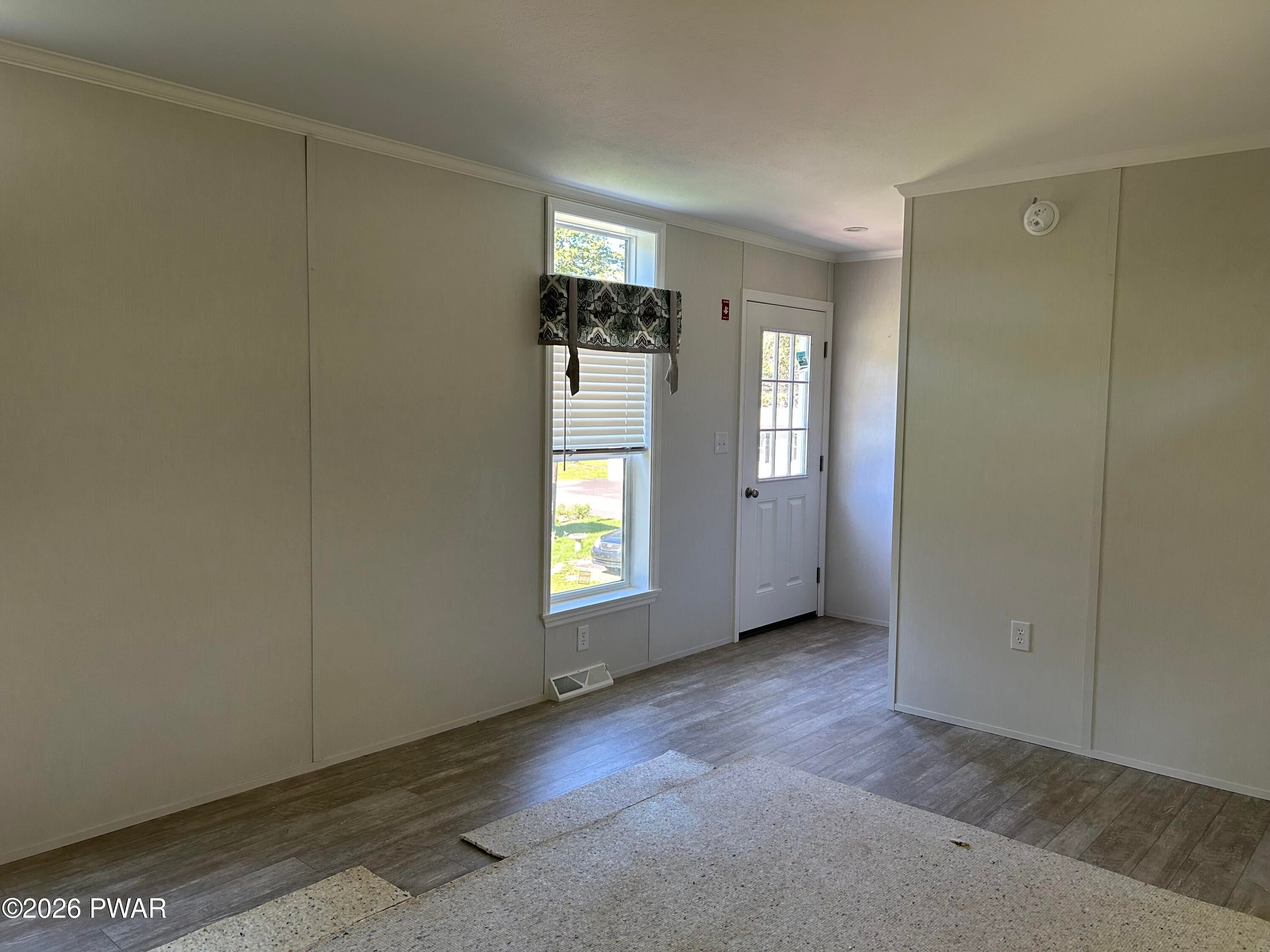 107 Middle Road Greentown, PA 18426 - Photo 4 of 24 Gallery Image 4