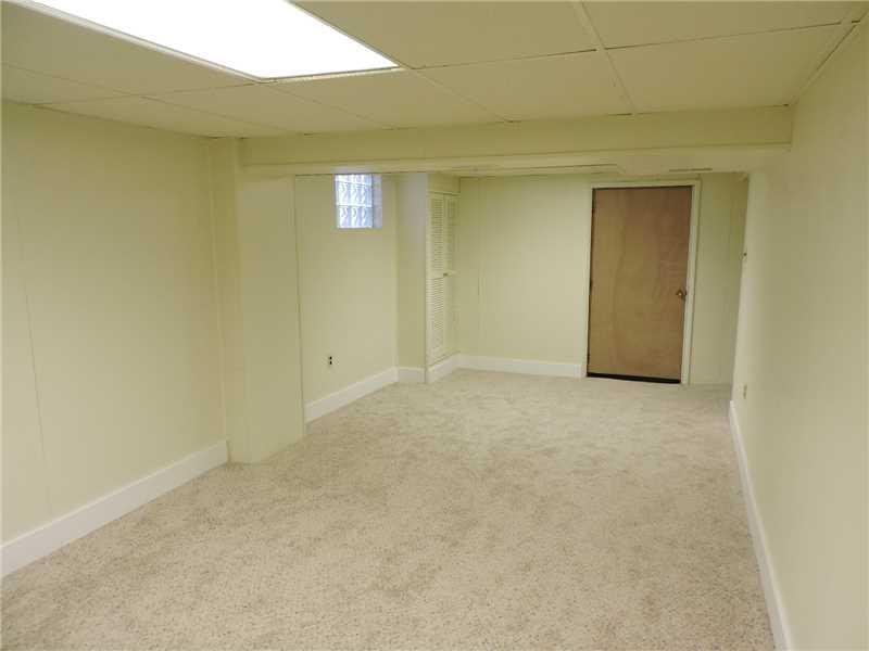 339 Hochberg Road Monroeville, PA 15146 - Photo 15 of 16 Family Room.