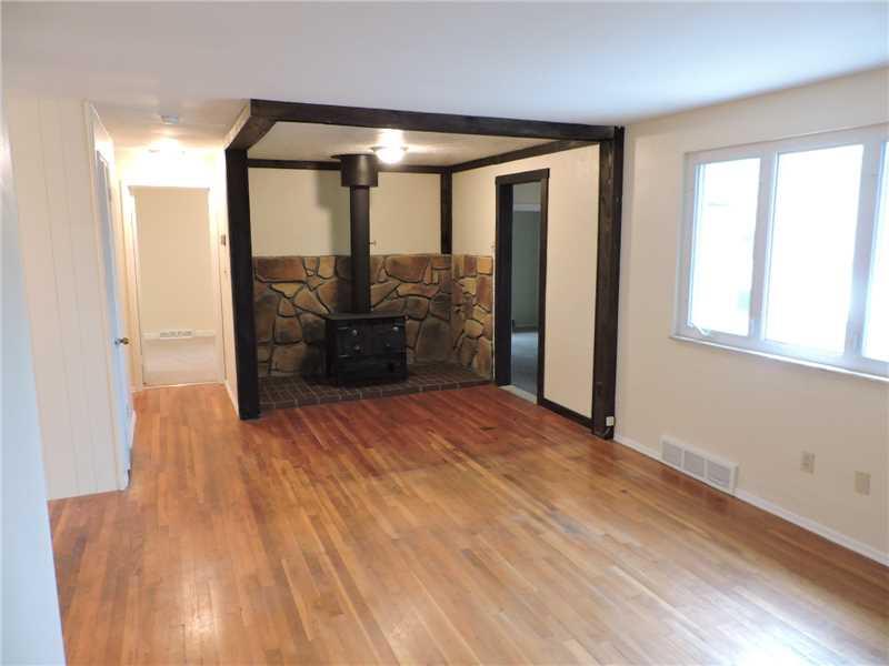 339 Hochberg Road Monroeville, PA 15146 - Photo 5 of 16 Living Room.