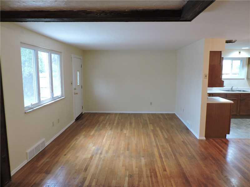 339 Hochberg Road Monroeville, PA 15146 - Photo 6 of 16 Living Room.