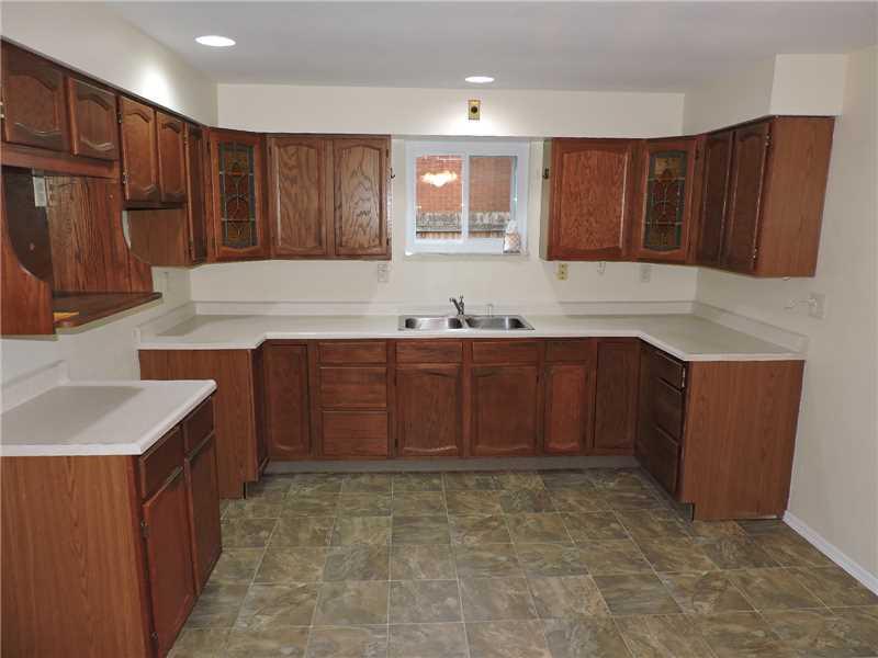 339 Hochberg Road Monroeville, PA 15146 - Photo 10 of 16 Kitchen.