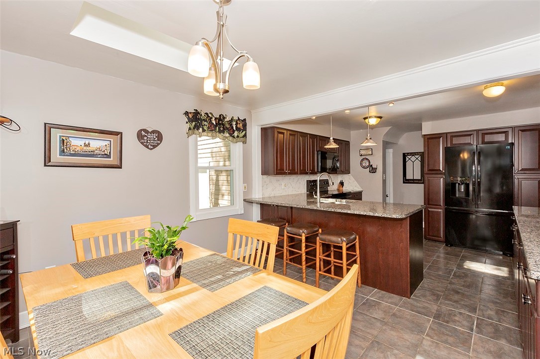 1119 Croyden Road Lyndhurst, OH 44124 - Photo 13 of 35
