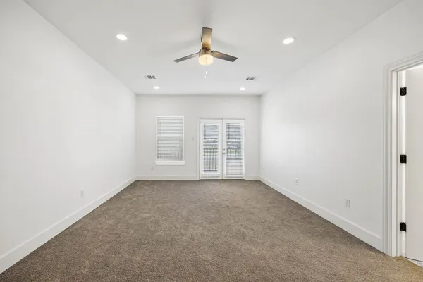 $2,500 | 4512 Noble Street, Houston, TX 77020