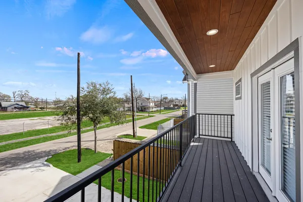 $2,500 | 4512 Noble Street, Houston, TX 77020
