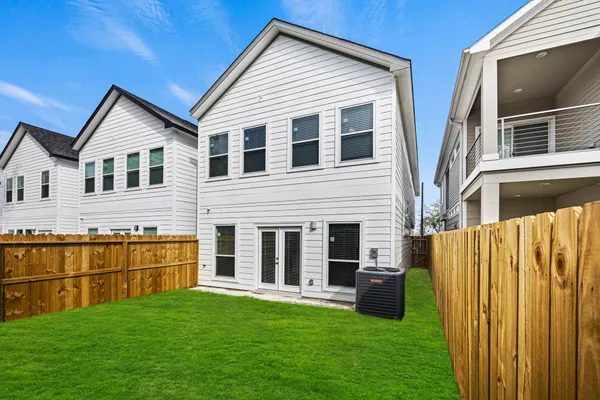 $2,500 | 4512 Noble Street, Houston, TX 77020
