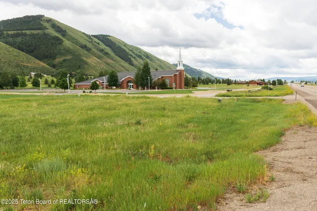 $299,000 | 1221 South Us Highway, Afton, WY 83110