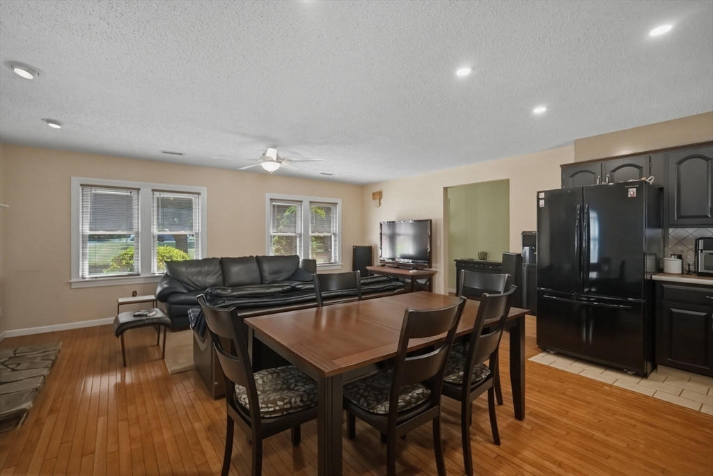 958 Parker Street Springfield, MA 01129 - Photo 6 of 34