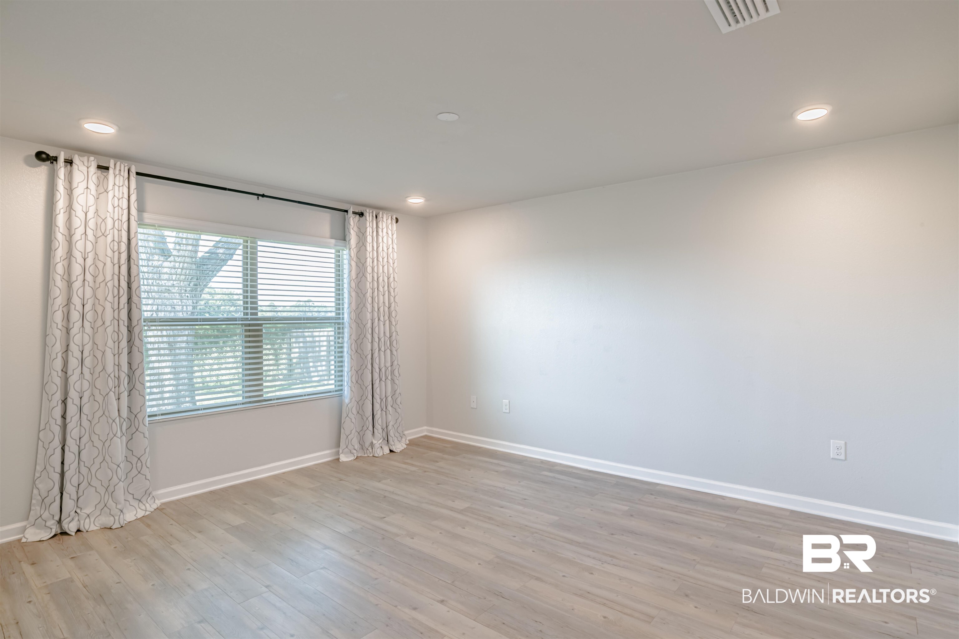 1664 Abbey Loop Foley, AL 36535 - Photo 16 of 31 Primary Bedroom