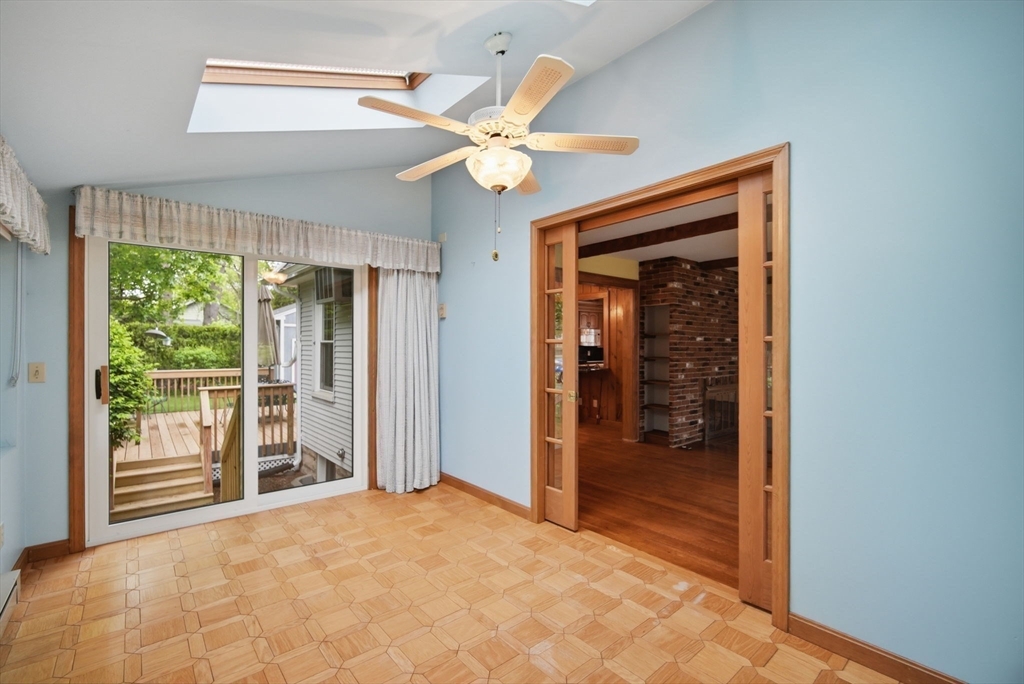 20 Athol Street Springfield, MA 01107 - Photo 7 of 40
