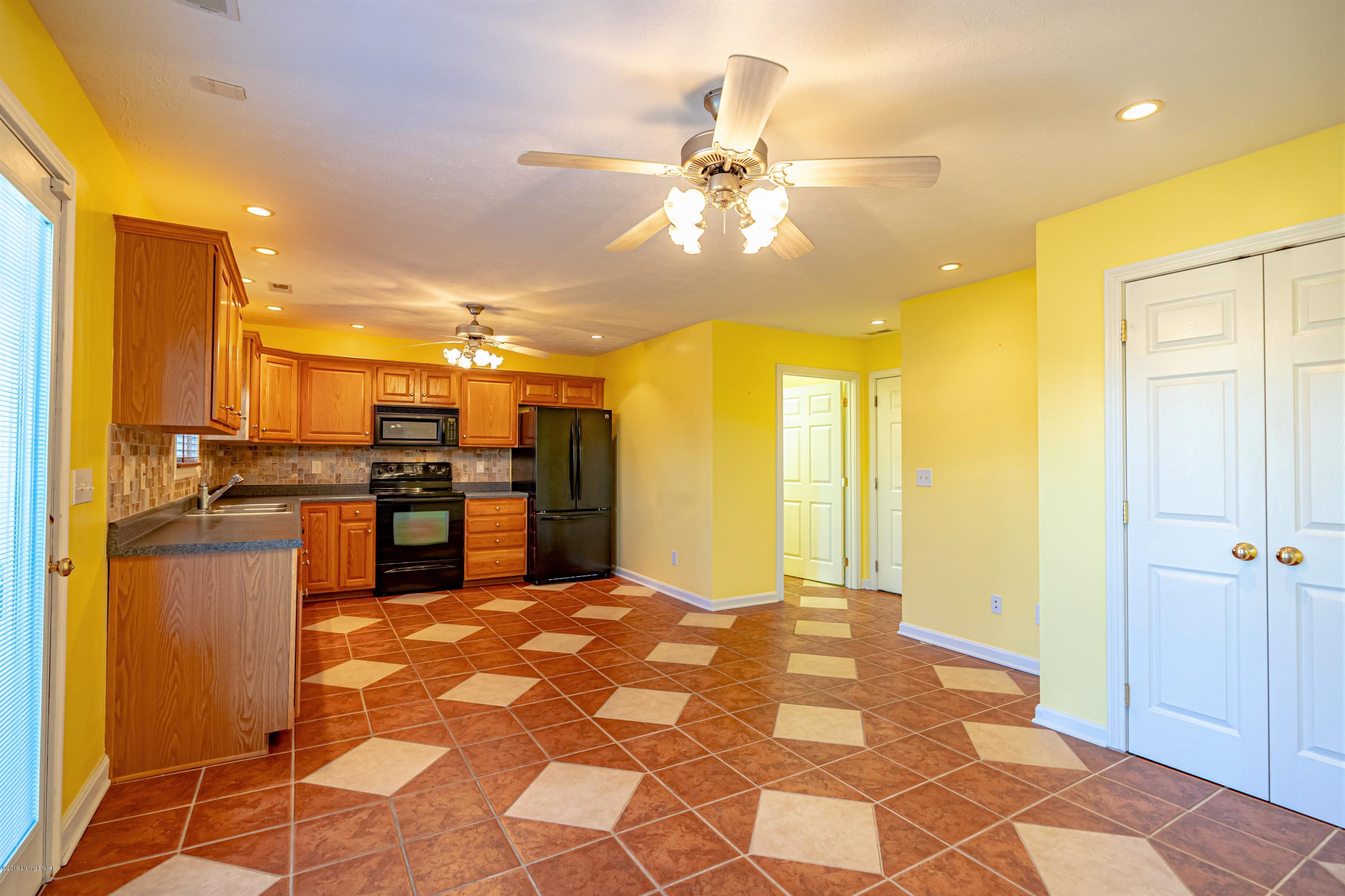 21 Silverview Road Smithfield, KY 40068 - Photo 7 of 21 Kitchen1