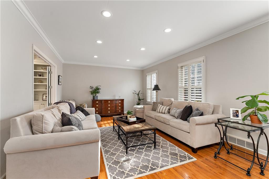 529 Guyasuta Road Pittsburgh, PA 15215 - Photo 11 of 24 Gallery Image 11