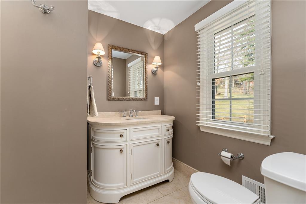 529 Guyasuta Road Pittsburgh, PA 15215 - Photo 16 of 24 Gallery Image 16