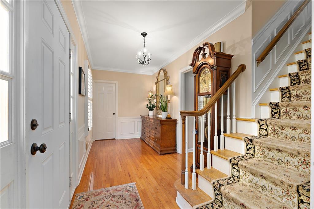 529 Guyasuta Road Pittsburgh, PA 15215 - Photo 2 of 24 Gallery Image 2
