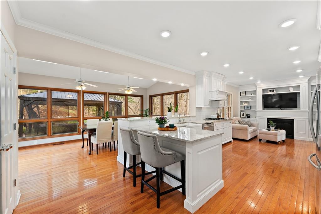529 Guyasuta Road Pittsburgh, PA 15215 - Photo 4 of 24 Gallery Image 4