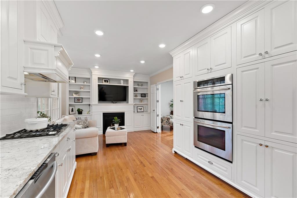 529 Guyasuta Road Pittsburgh, PA 15215 - Photo 6 of 24 Gallery Image 6