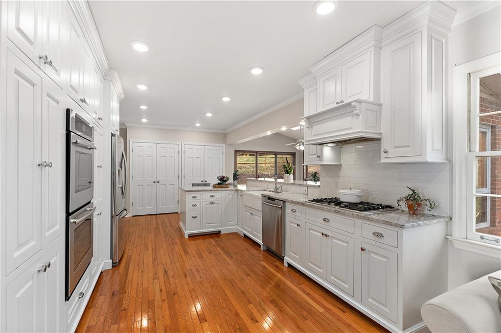 529 Guyasuta Road Pittsburgh, PA 15215 - Photo 8 of 24 Gallery Image 8