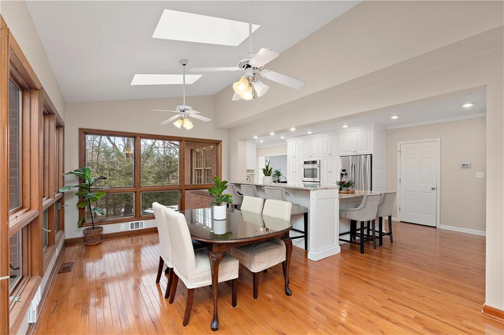 529 Guyasuta Road Pittsburgh, PA 15215 - Photo 9 of 24 Gallery Image 9