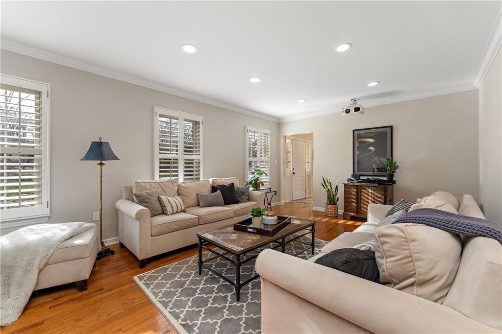 529 Guyasuta Road Pittsburgh, PA 15215 - Photo 10 of 24 Gallery Image 10