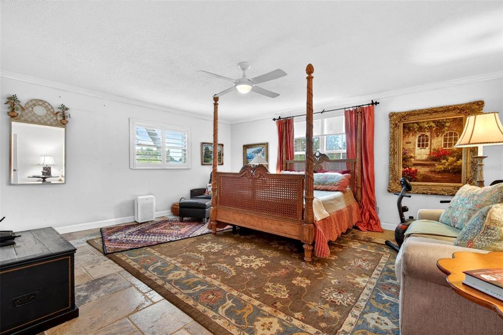 1065 Eden Isle Boulevard Northeast, Unit 2 St. Petersburg, FL 33704 - Photo 24 of 31