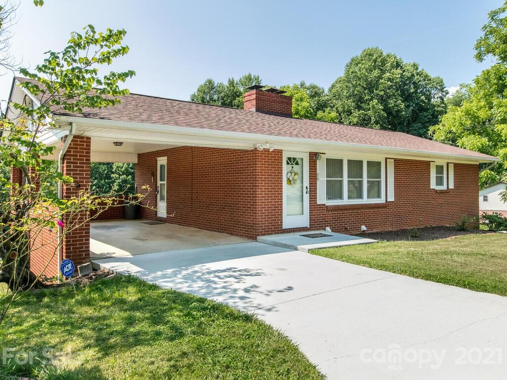 80 Bennett Road Candler, NC 28715 - Photo 3 of 20 Gallery Image 3