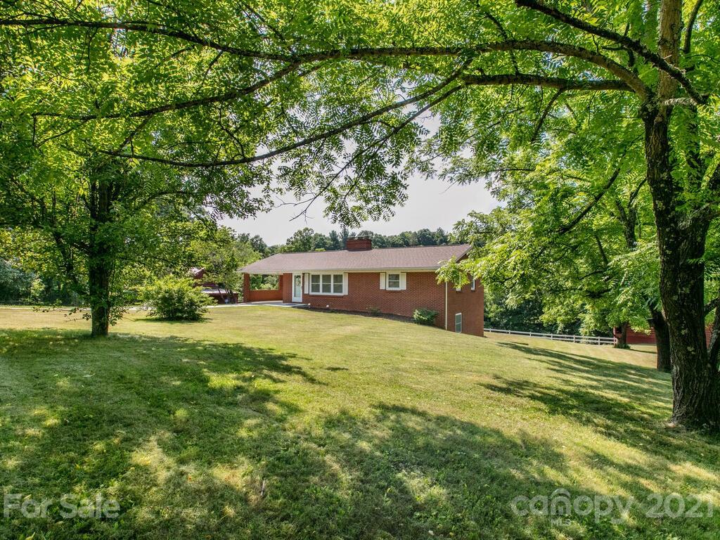 80 Bennett Road Candler, NC 28715 - Photo 4 of 20 Gallery Image 4