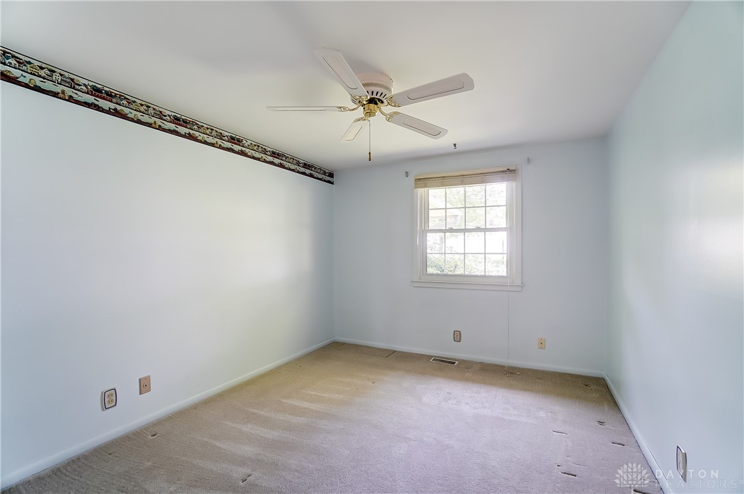 4909 Bonnie Road Kettering, OH 45440 - Photo 26 of 34