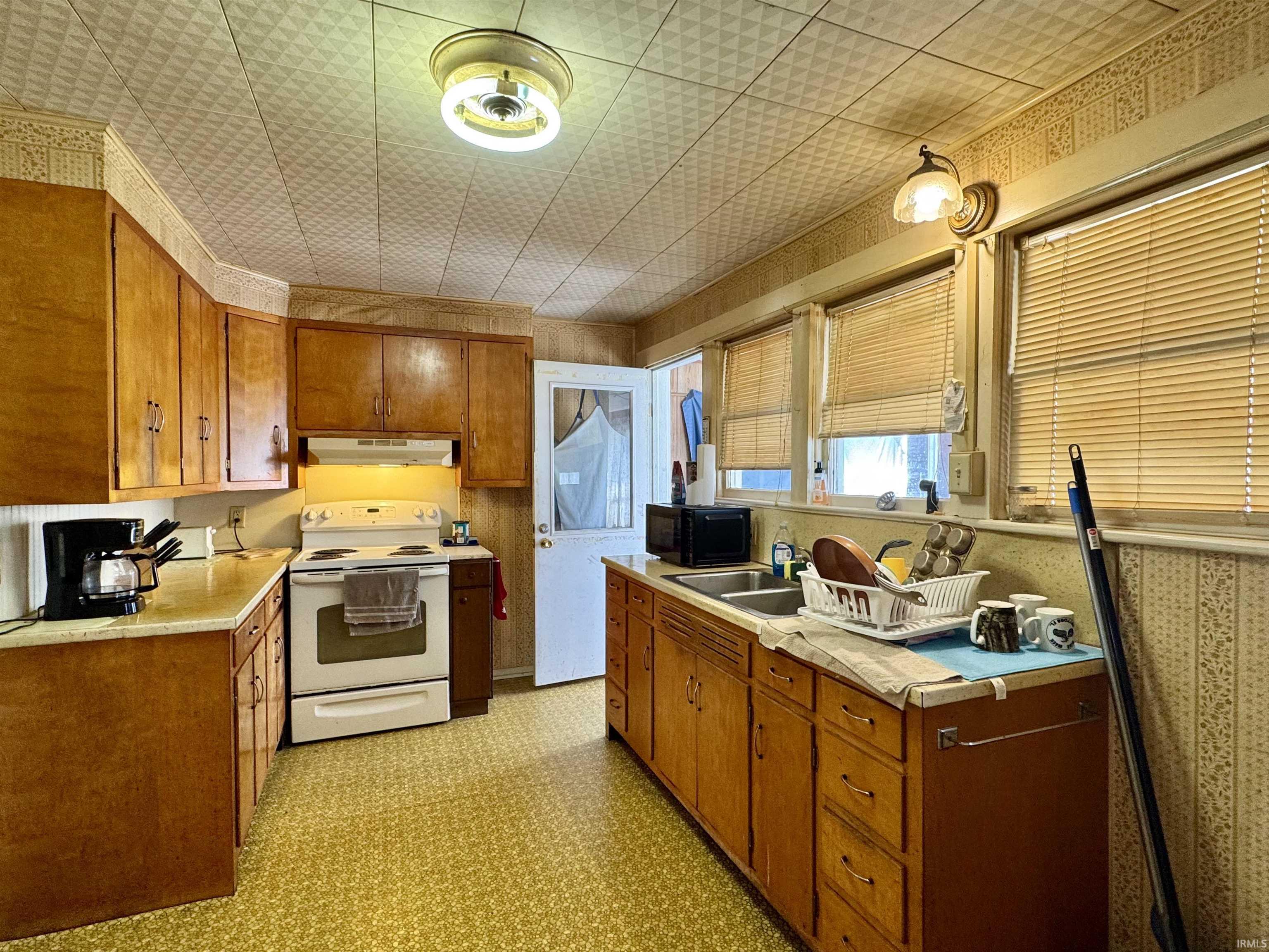 112 South Maple Street North Manchester, IN 46962 - Photo 9 of 22