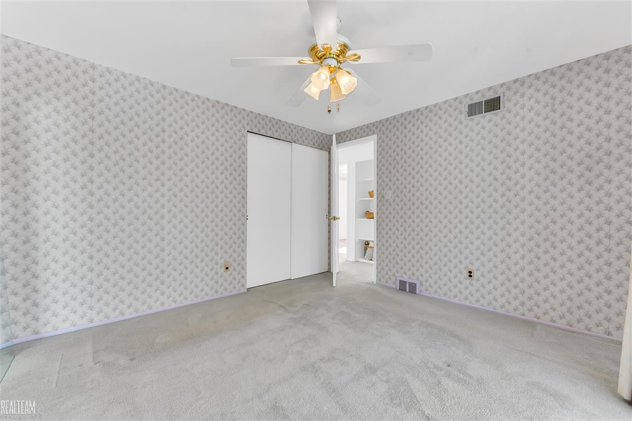 2239 Castleton Drive Troy, MI 48083 - Photo 11 of 33